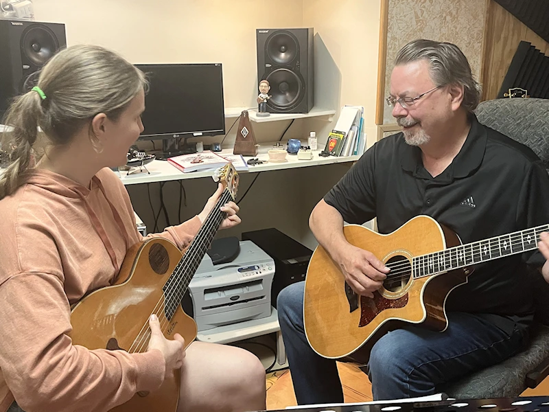 Guitar lessons with Phil Olson
